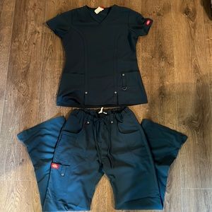 Scrub set
